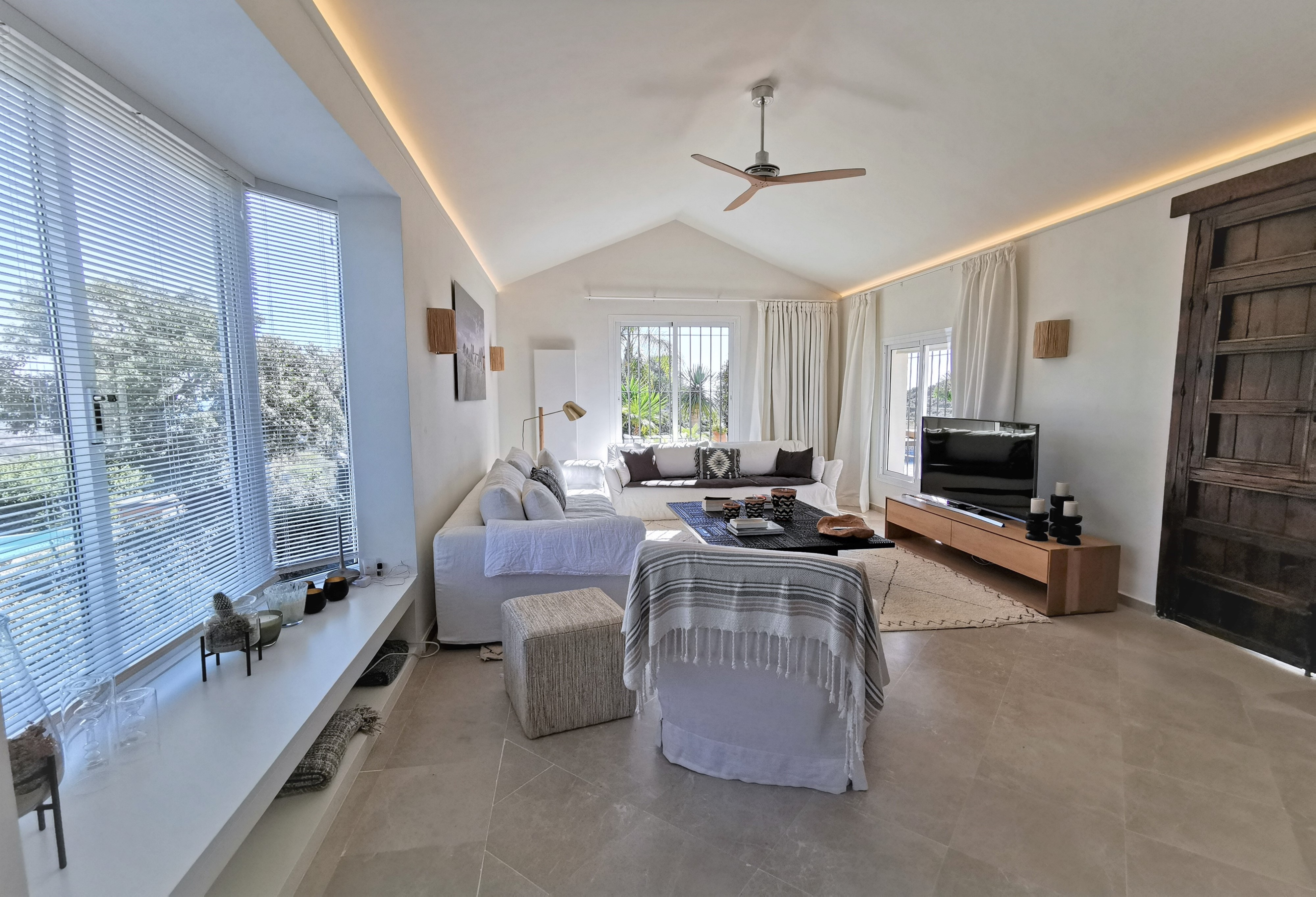 FANTSTICA VILLA EN LA MAIRENA 